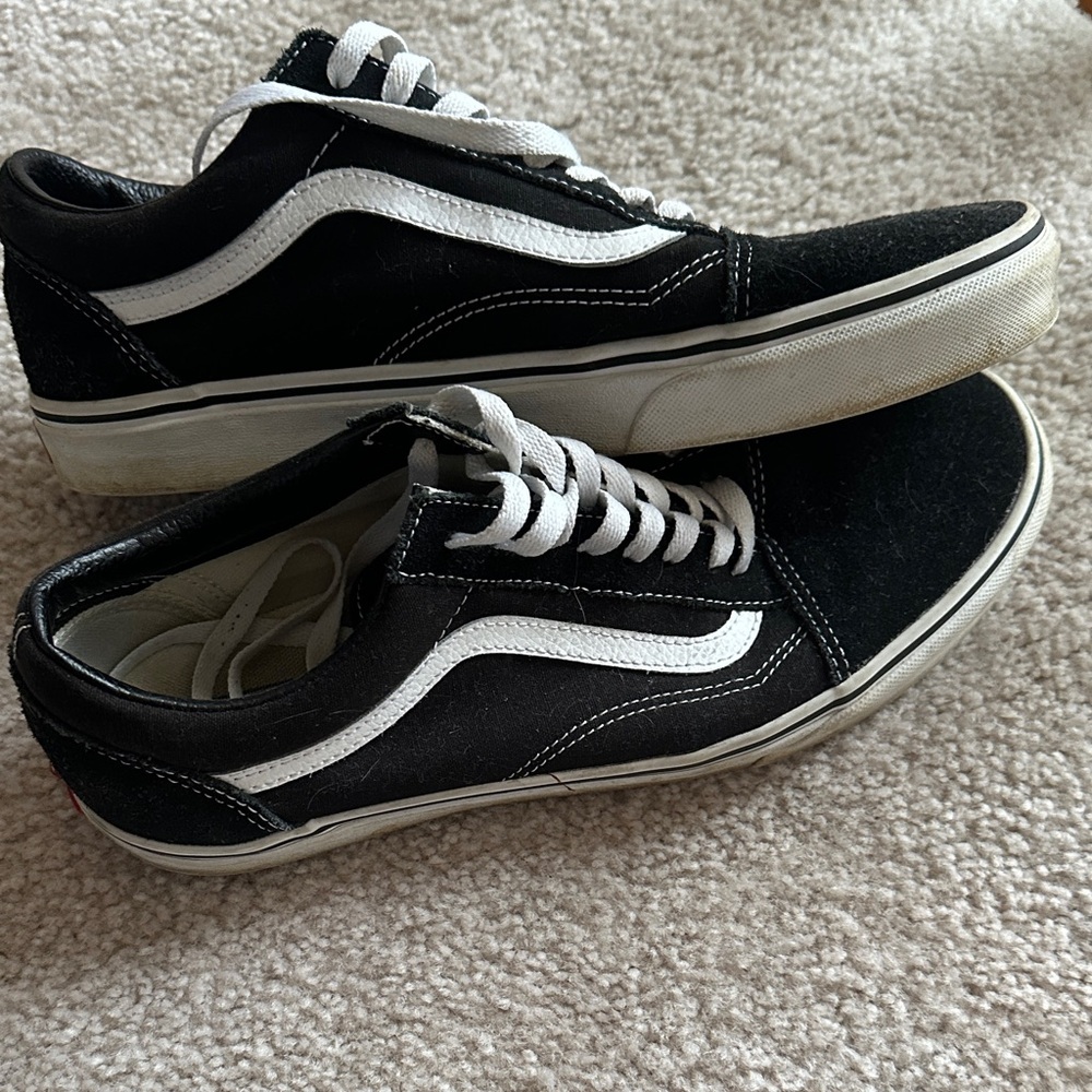 Vans Men's Classic Black and White Sneakers